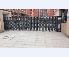 伸缩门